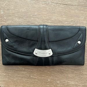 B. Makowsky black leather wallet